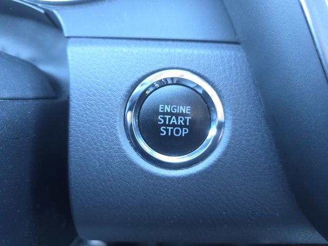 Used 2020 Toyota Camry SE w/ Convenience Package image 13