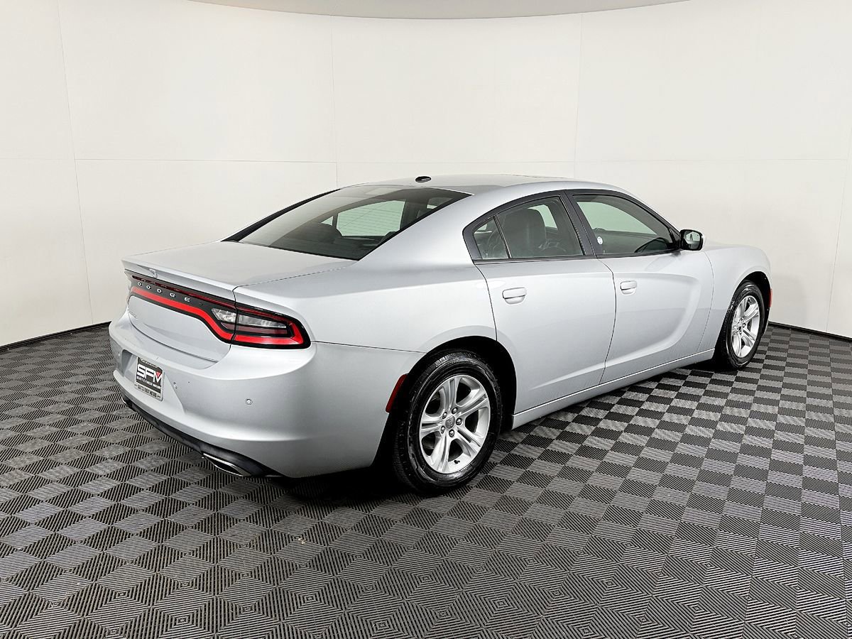 Used 2019 Dodge Charger SXT w/ Leather Interior Group RWD image 7
