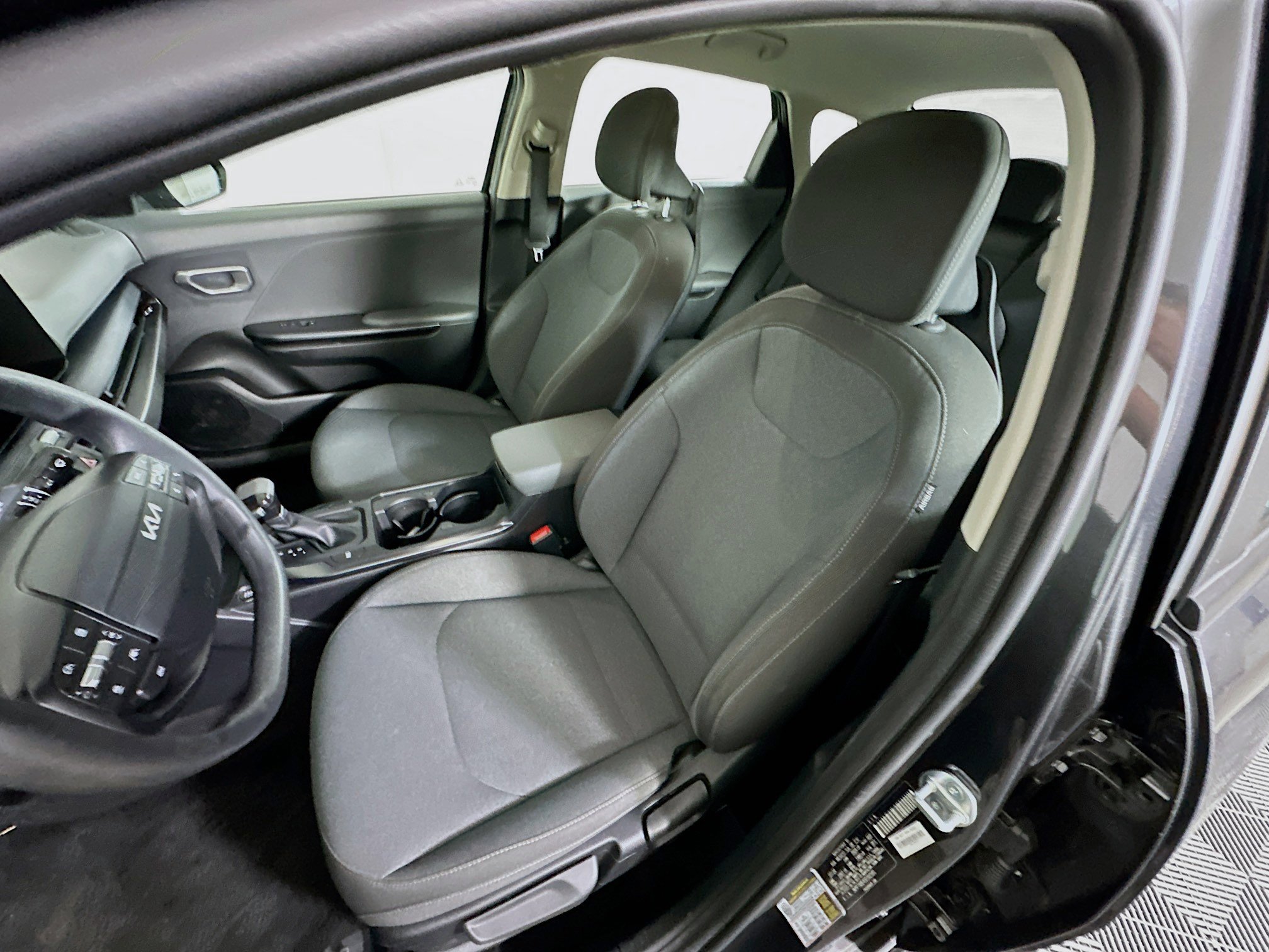 Used 2025 Kia K4 FWD image 13