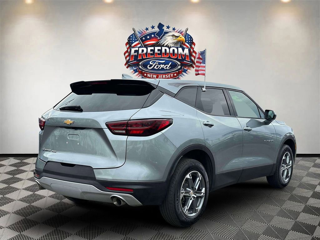 Used 2025 Chevrolet Blazer LT AWD/4WD image 5