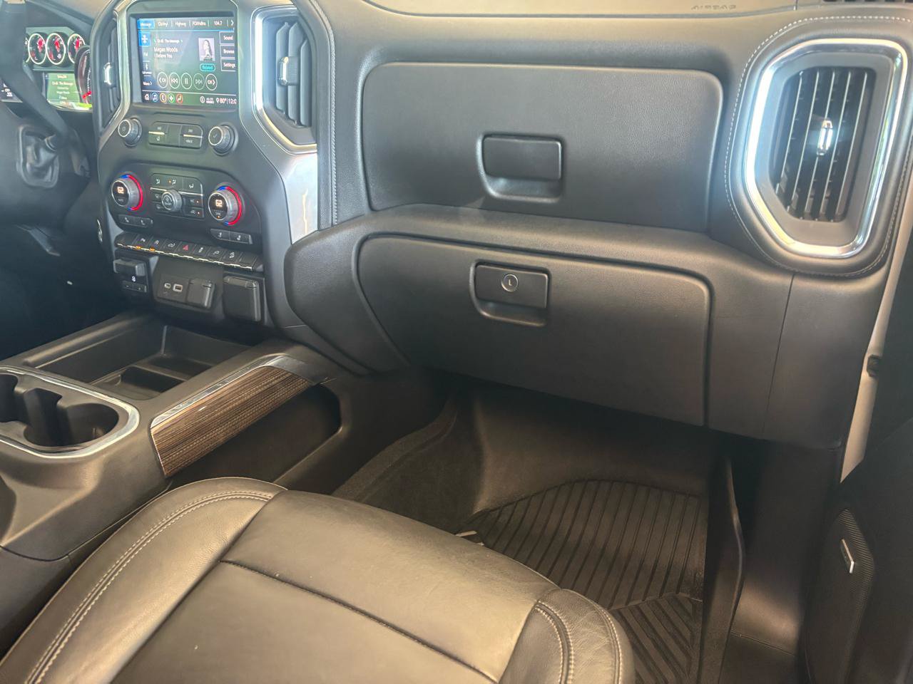 Used 2020 Chevrolet Silverado 1500 LT Trail Boss AWD/4WD image 21