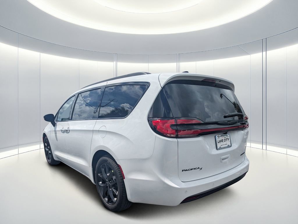 New 2026 Chrysler Pacifica Limited w/ S Appearance Package FWD image 5