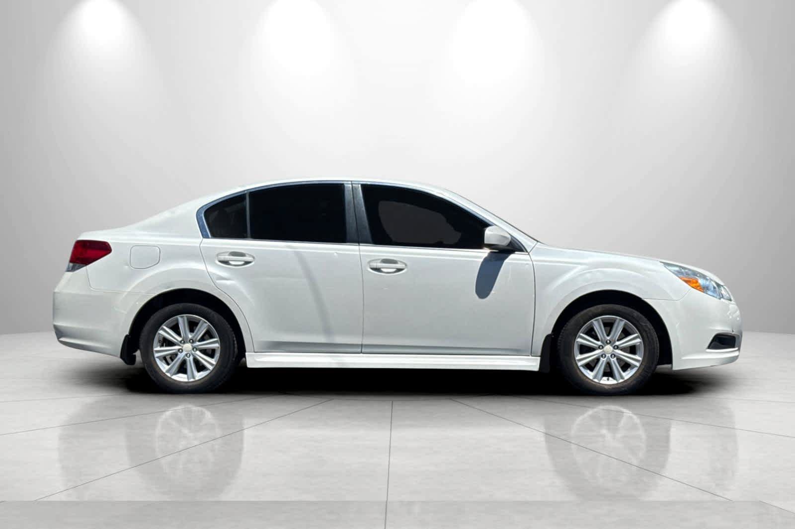 Used 2010 Subaru Legacy 2.5i Premium AWD/4WD image 8