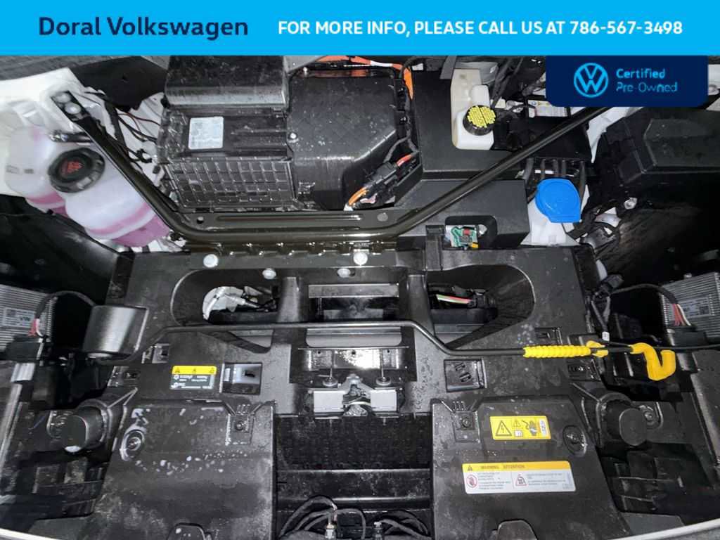 Certified 2025 Volkswagen ID.4 Pro S Plus w/ ID.4 Black Package AWD/4WD image 12