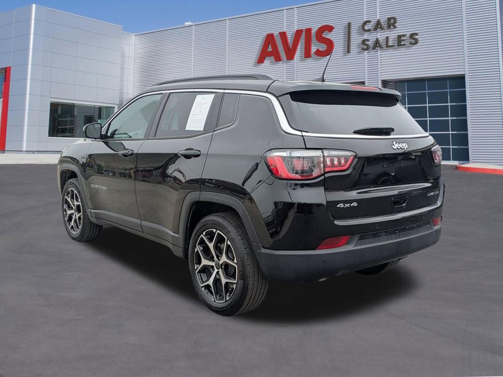 Used 2025 Jeep Compass Limited AWD/4WD image 3