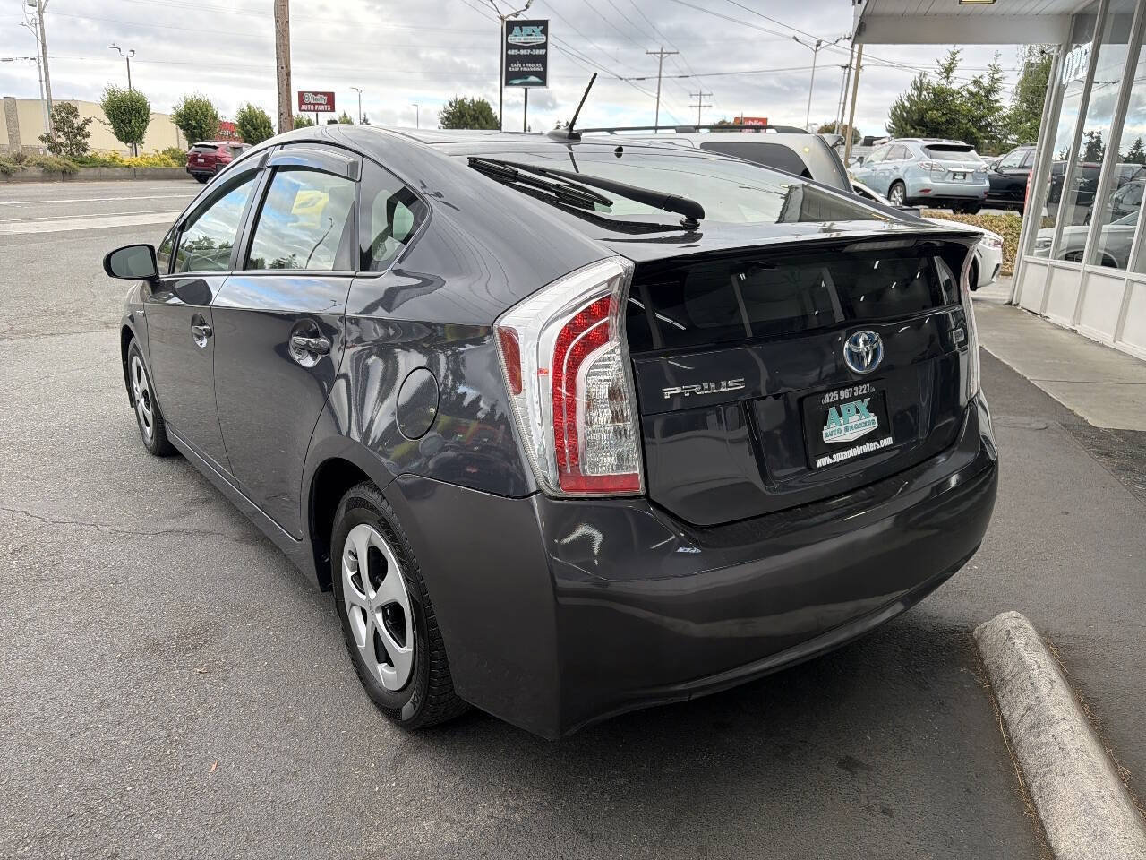 Used 2014 Toyota Prius Four FWD image 4