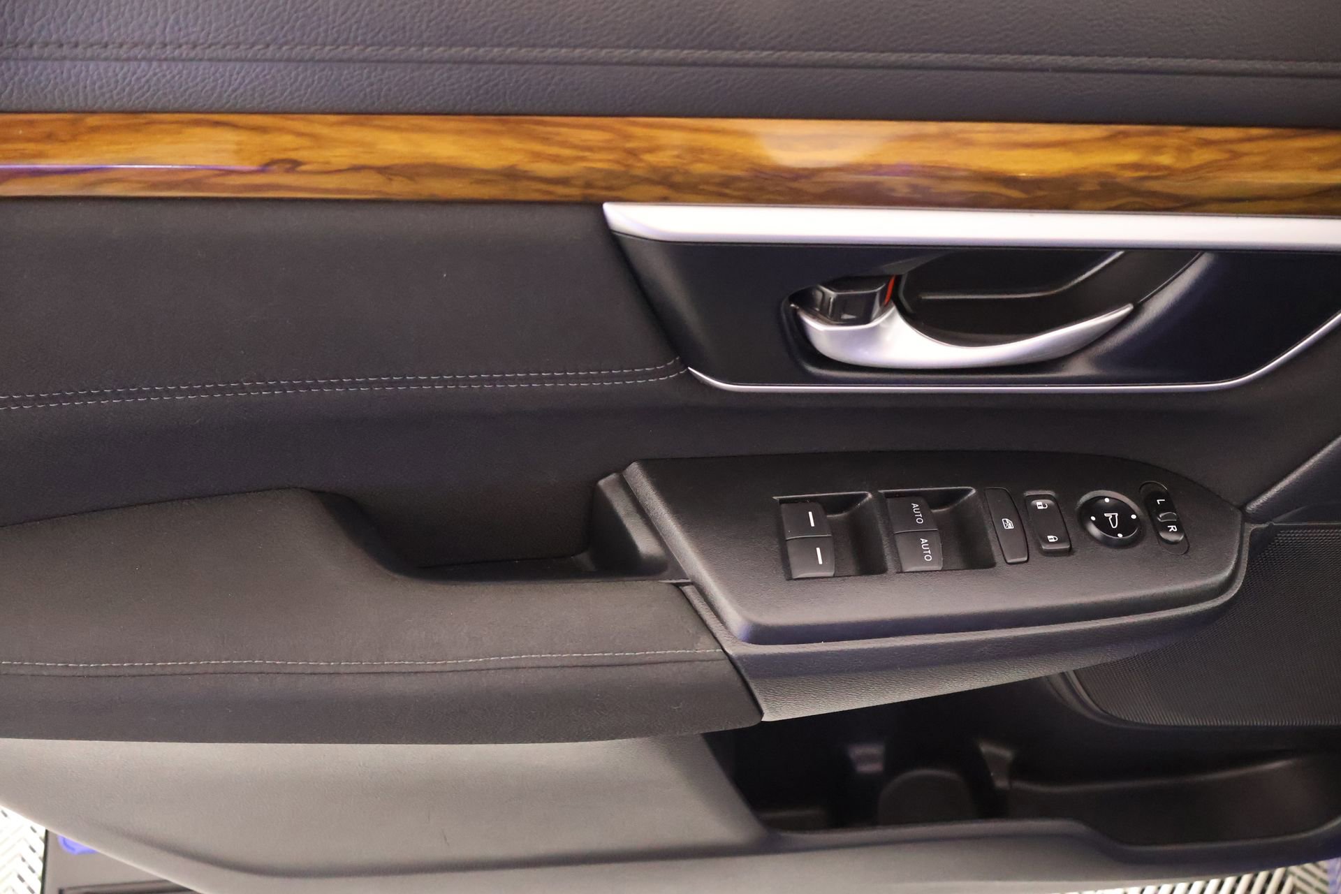 Used 2021 Honda CR-V EX image 16