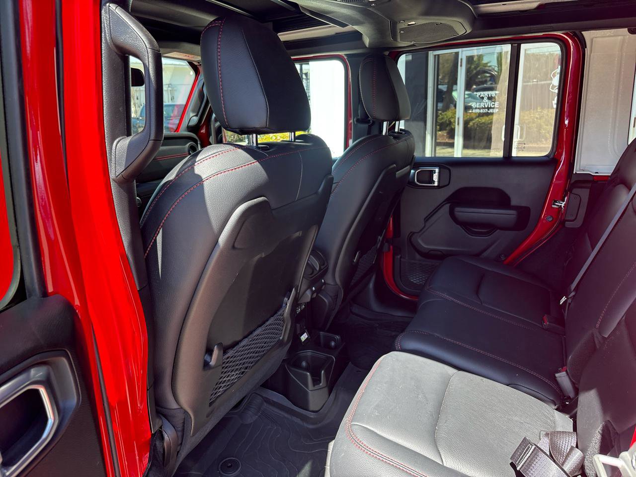 Used 2024 Jeep Wrangler Unlimited Rubicon w/ XTREMEE 35" Tire Package AWD/4WD image 14