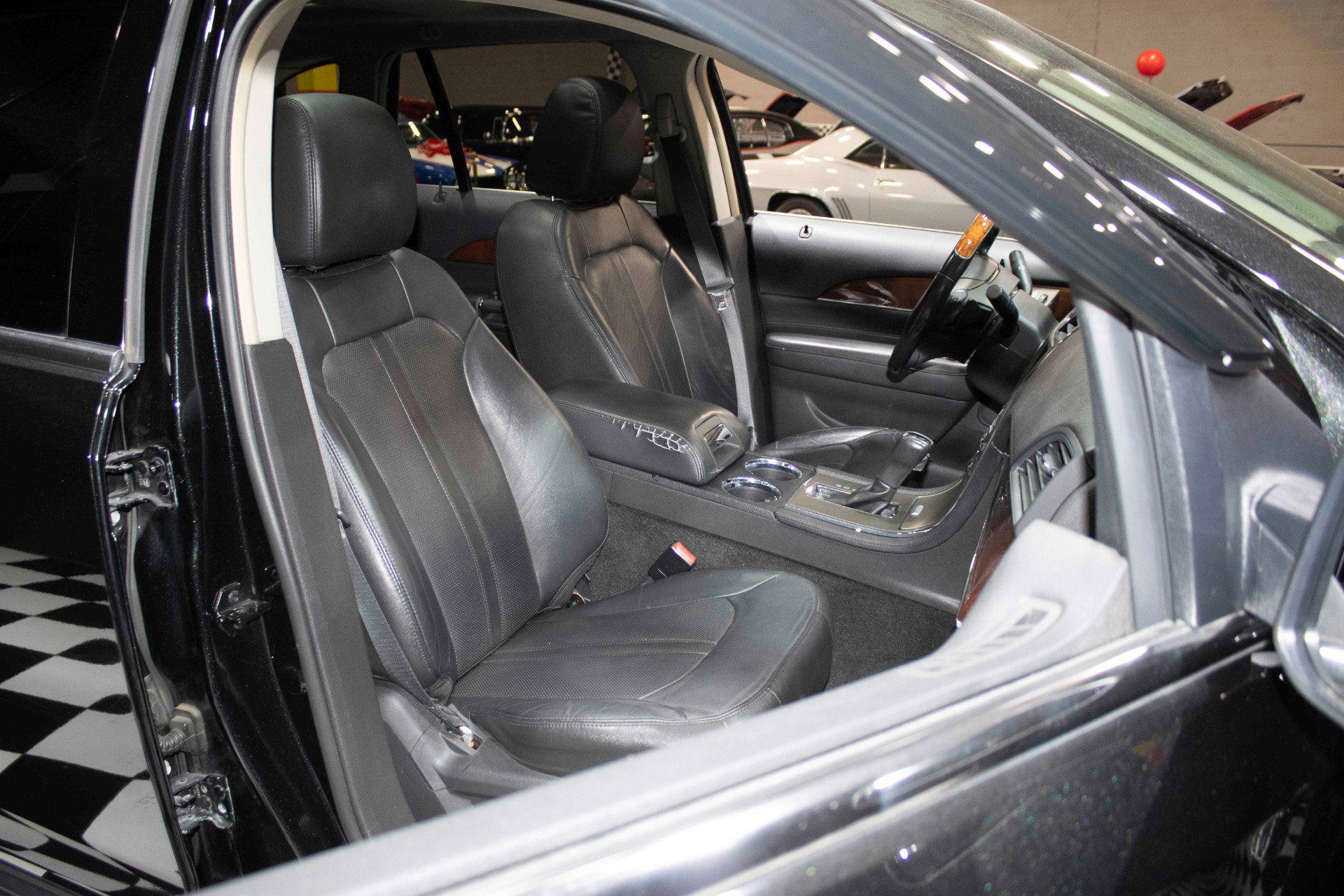 Used 2014 Lincoln MKX AWD w/ Olive Ash Wood Package image 26