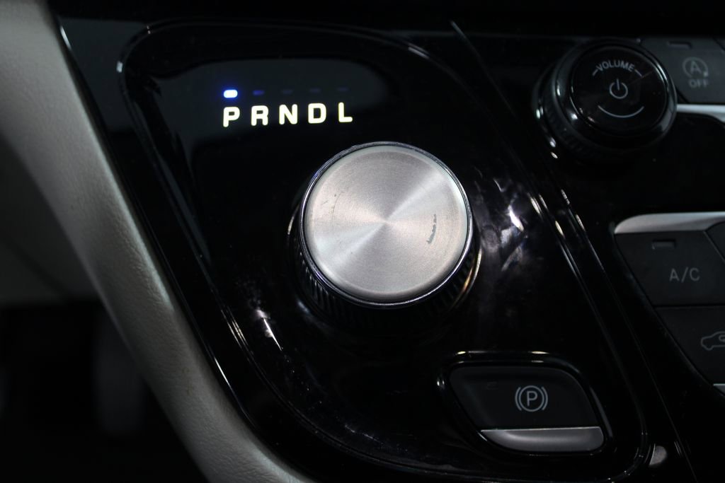 Used 2024 Chrysler Pacifica Touring-L image 21