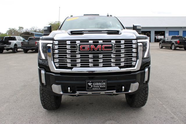 Used 2024 GMC Sierra 3500 Denali w/ Denali Reserve Package AWD/4WD image 2