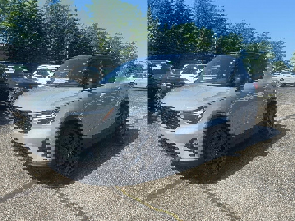 New 2026 Volvo XC40 B5 Ultra w/ Protection Package Premier image 3