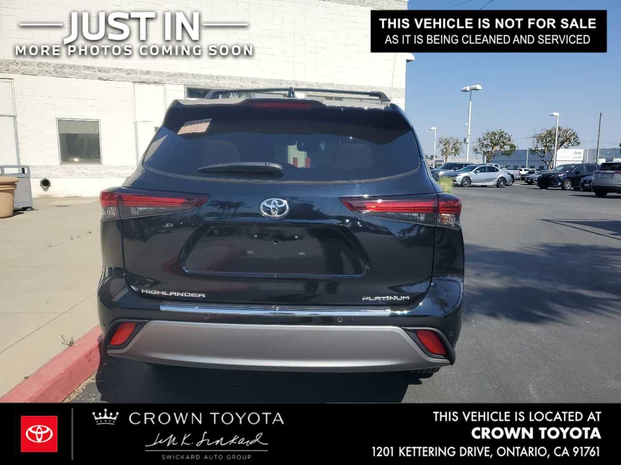 Used 2024 Toyota Highlander Platinum FWD image 3