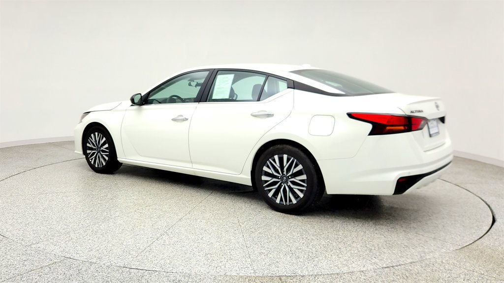 Used 2025 Nissan Altima 2.5 SV image 7