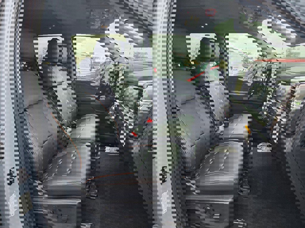 New 2026 Ford F350 Lariat w/ Chrome Package image 24