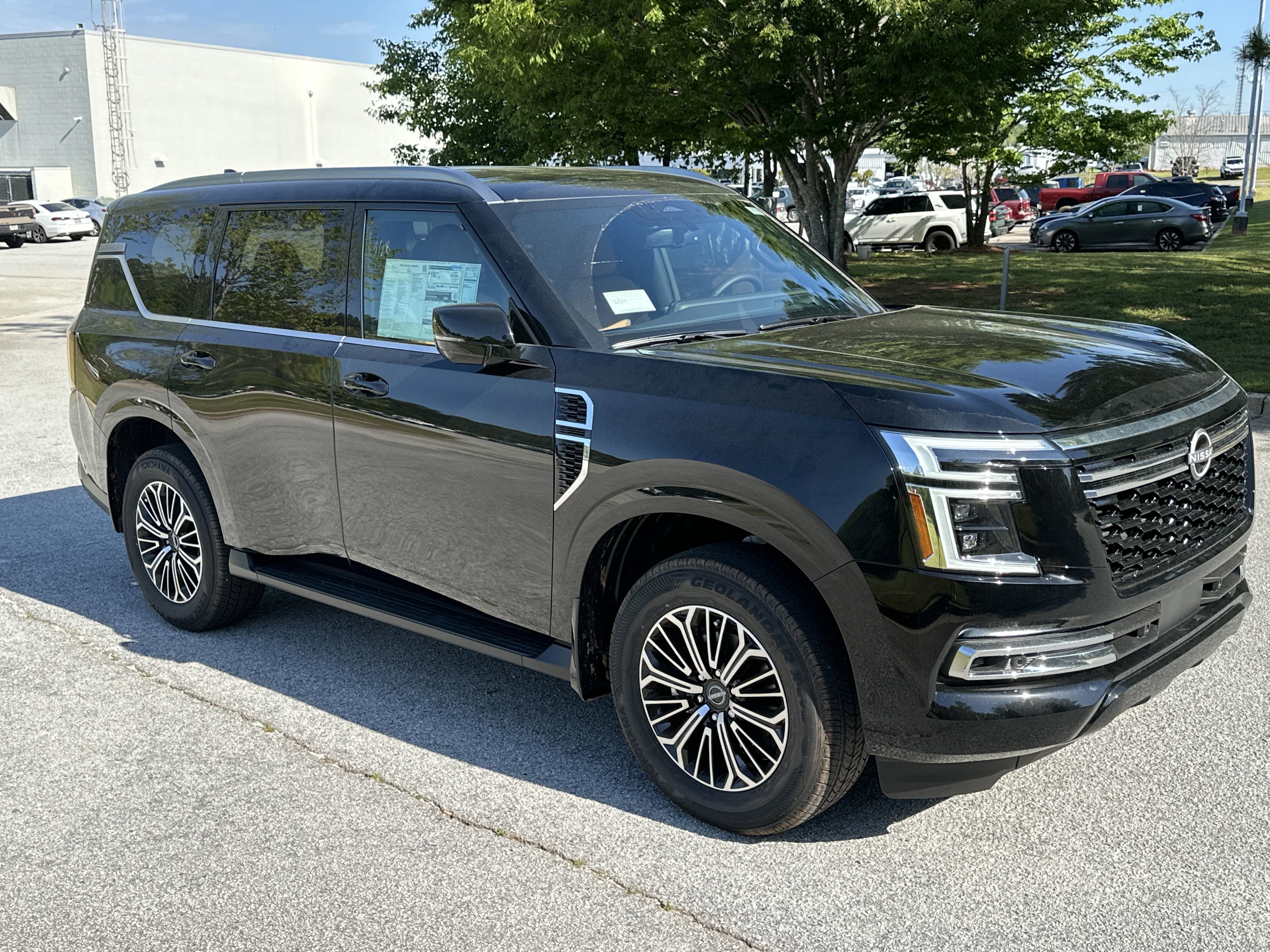 New 2025 Nissan Armada SL w/ Captain's Chari Seat Package image 3