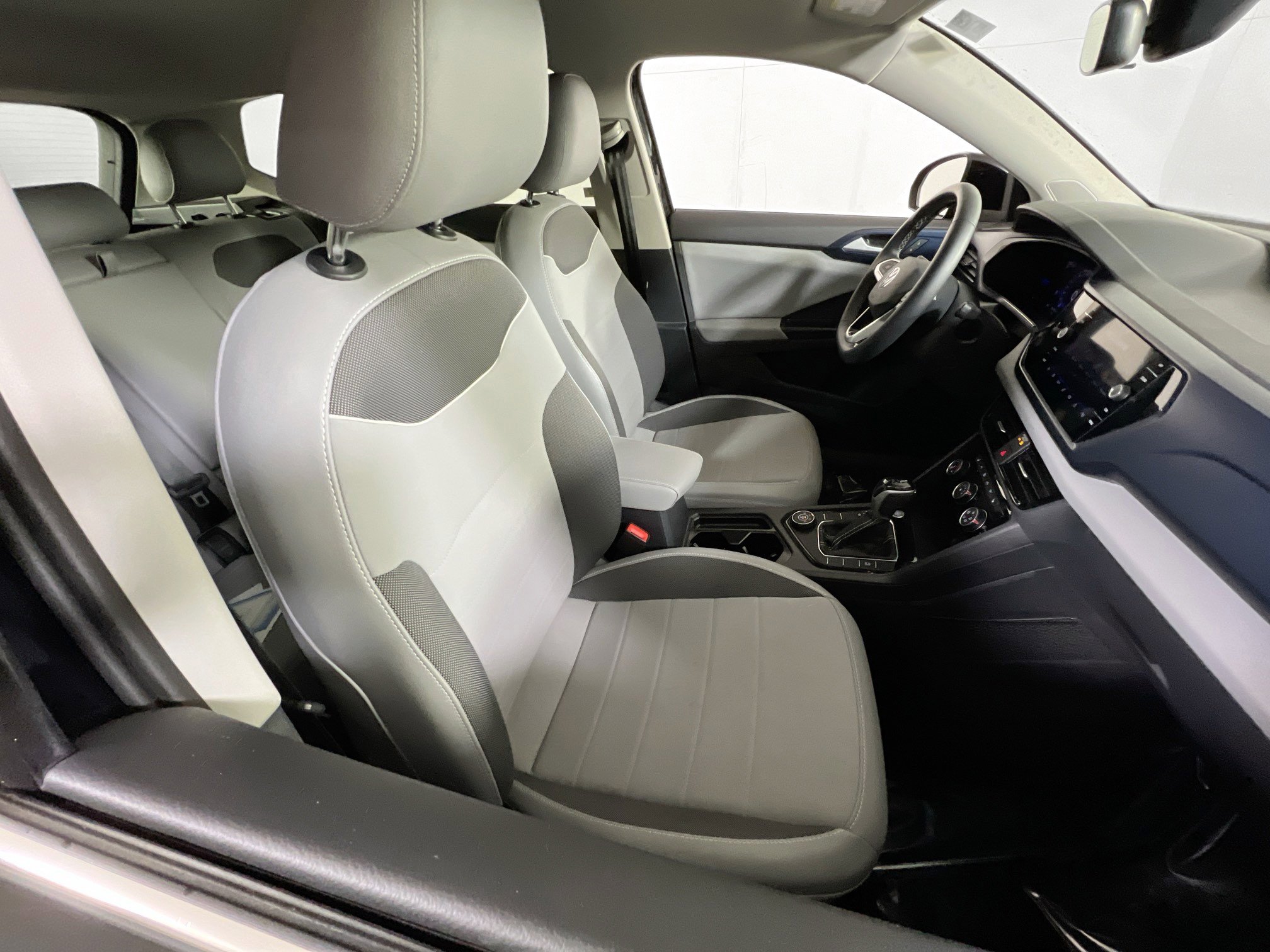 Used 2023 Volkswagen Taos SE AWD/4WD image 26