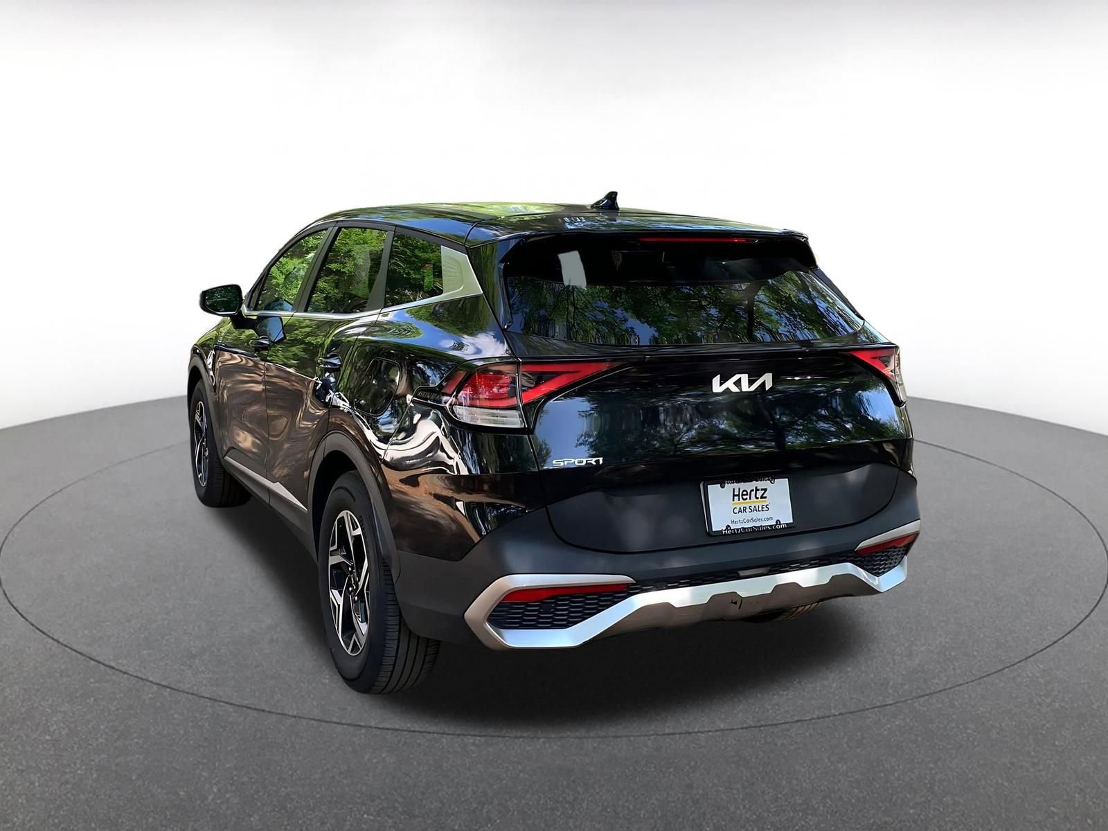 Used 2025 Kia Sportage LX image 5