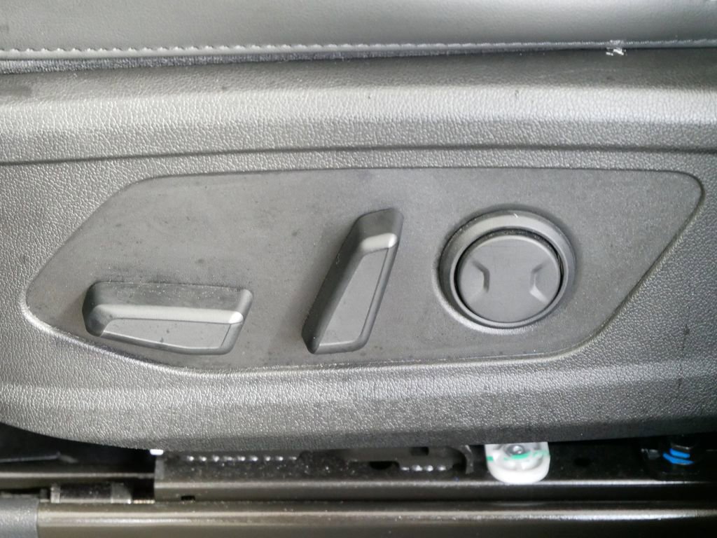 Used 2023 Kia Sorento SX image 17