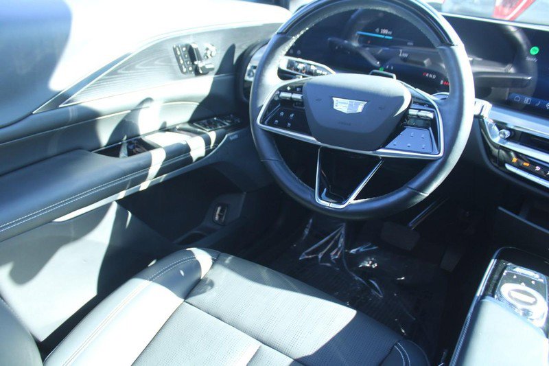 Used 2024 Cadillac Lyriq Sport image 14