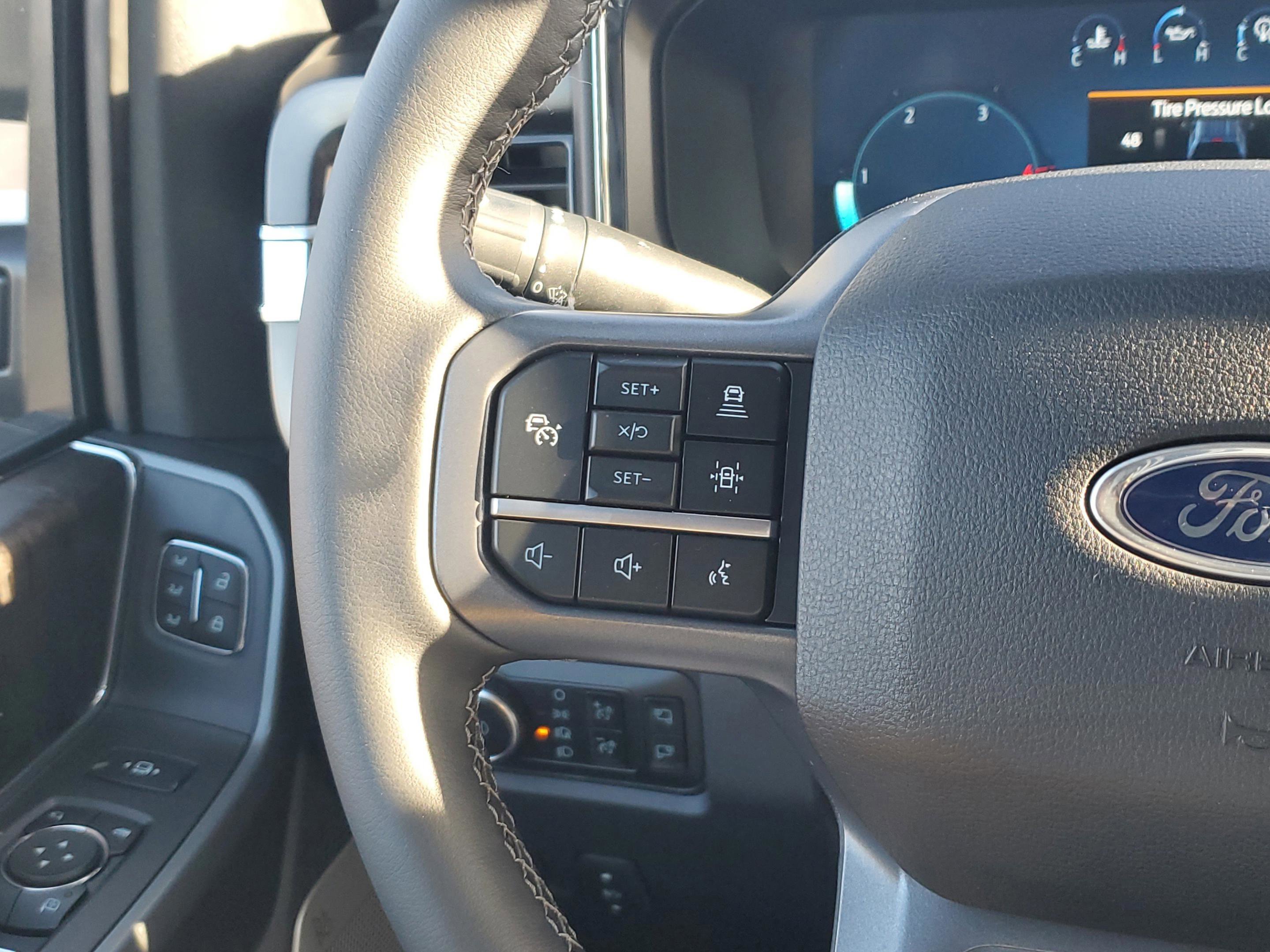 New 2026 Ford F250 Lariat w/ Black Appearance Package image 18