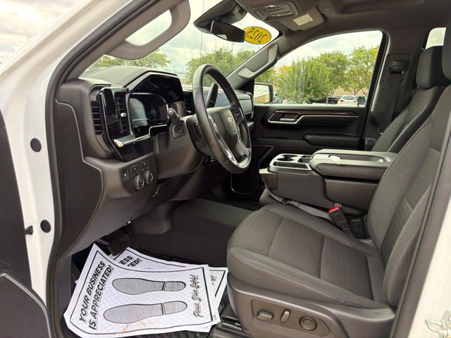 Used 2025 Chevrolet Silverado 1500 LT AWD/4WD image 20