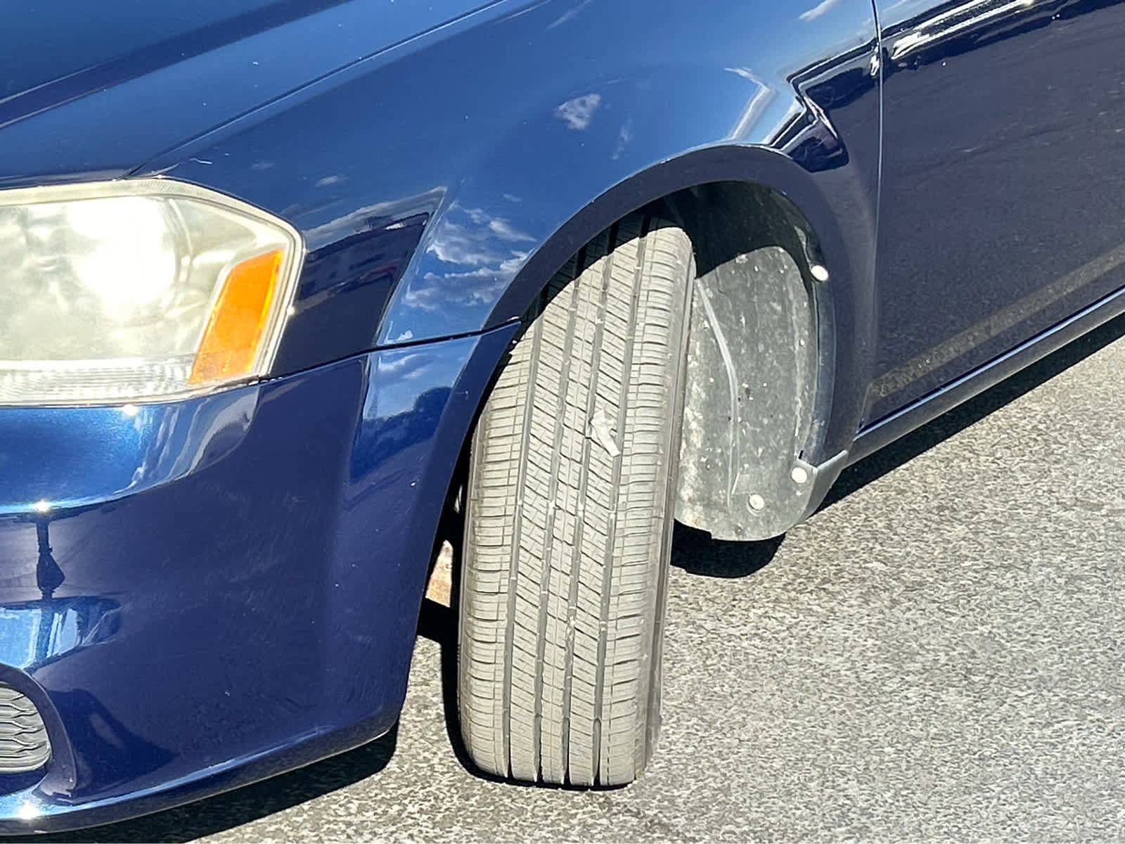 Used 2013 Dodge Avenger SE image 30