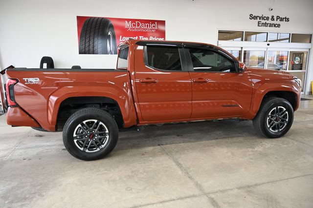 Used 2025 Toyota Tacoma TRD Sport AWD/4WD image 5