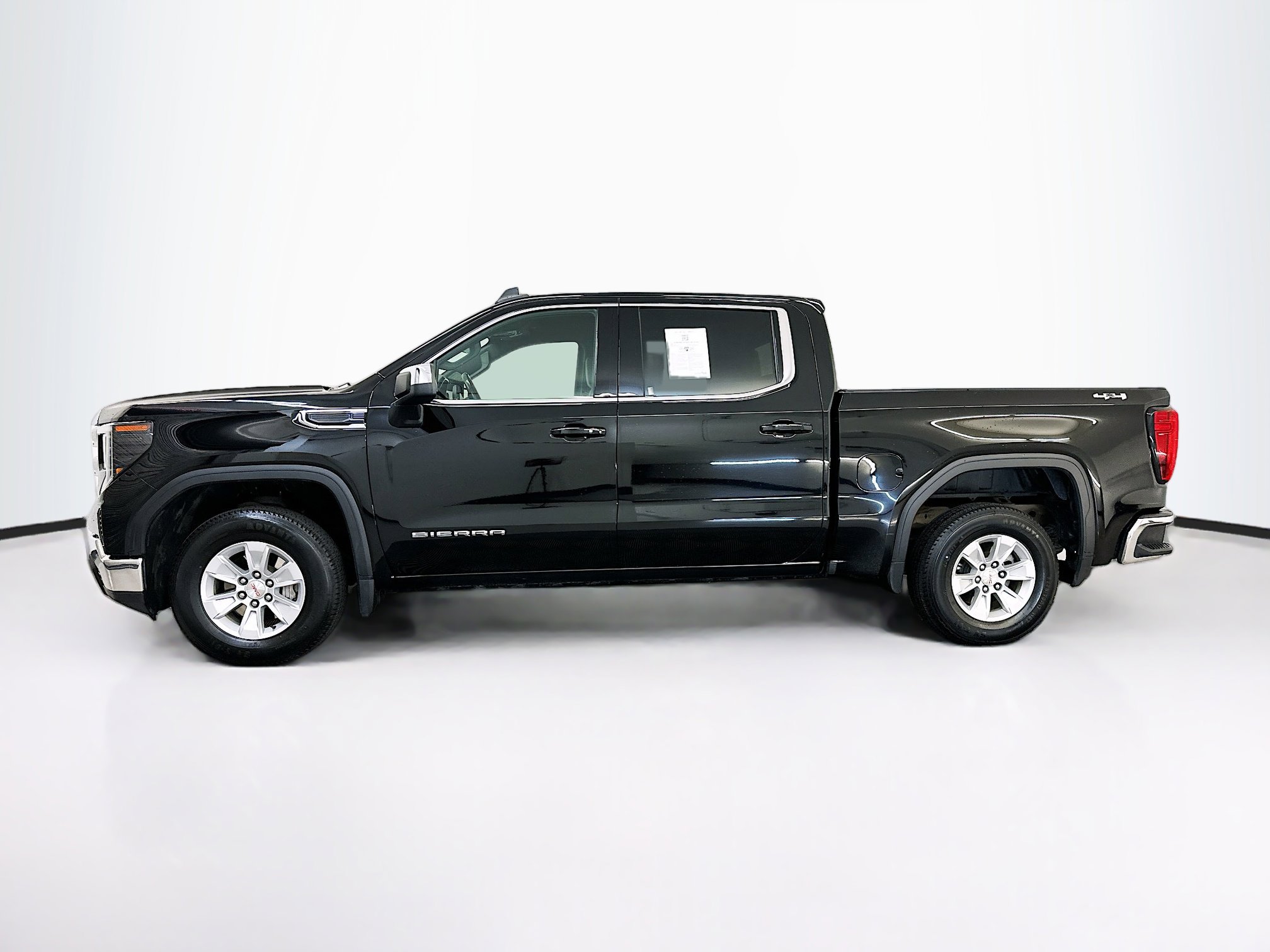 Used 2024 GMC Sierra 1500 SLE image 4