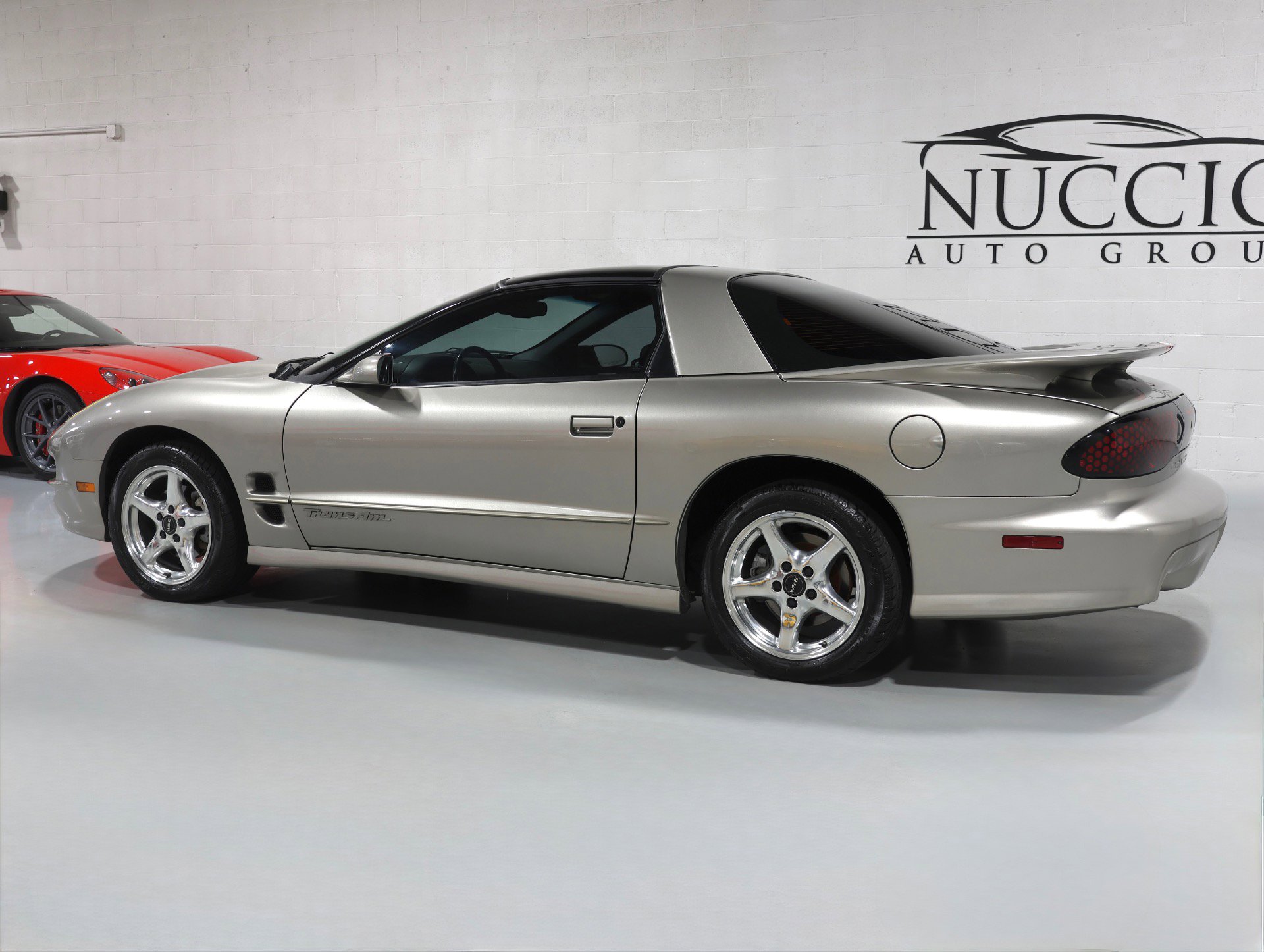 Used 2000 Pontiac Firebird Formula RWD image 10