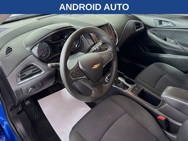 Used 2018 Chevrolet Cruze LT w/ Convenience Package FWD image 11