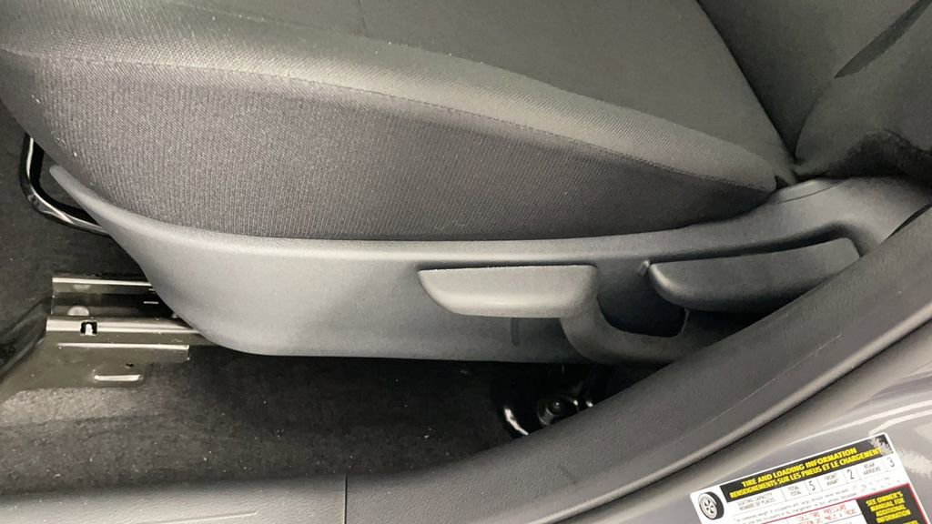 New 2025 Nissan Kicks Play S image 30