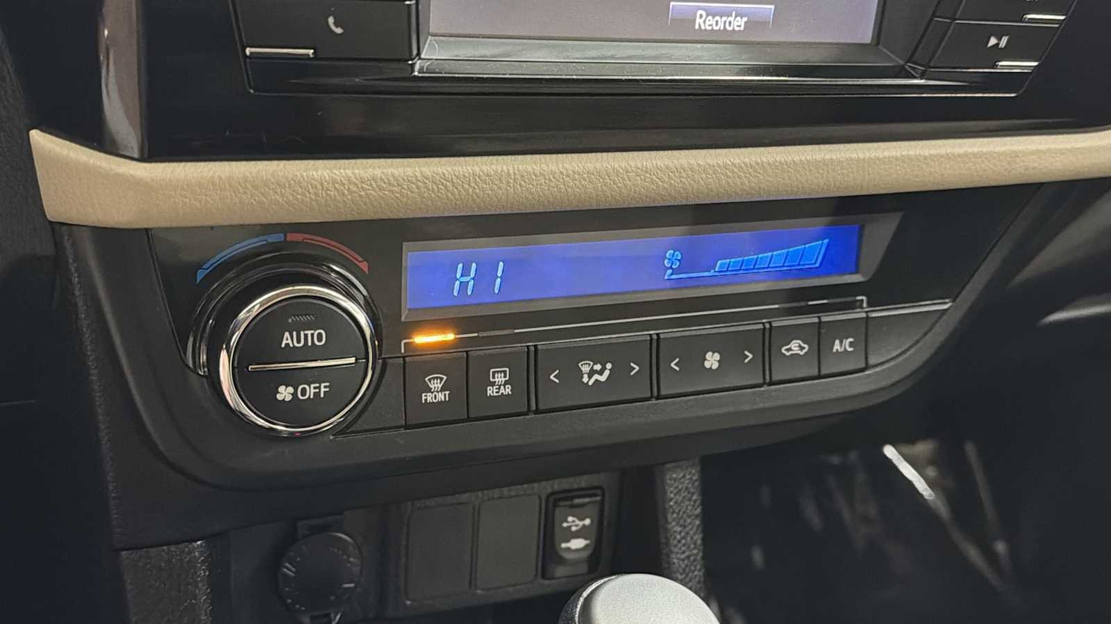 Used 2014 Toyota Corolla LE FWD image 20