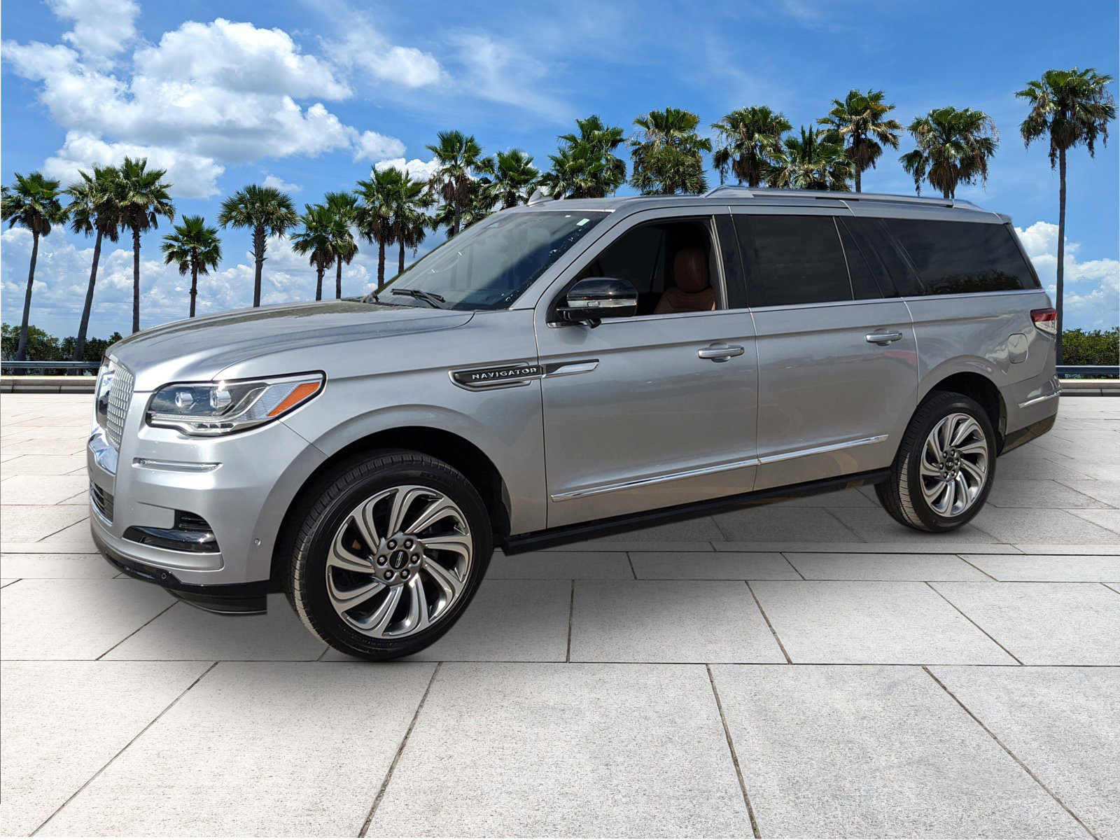Used 2024 Lincoln Navigator L Reserve image 4