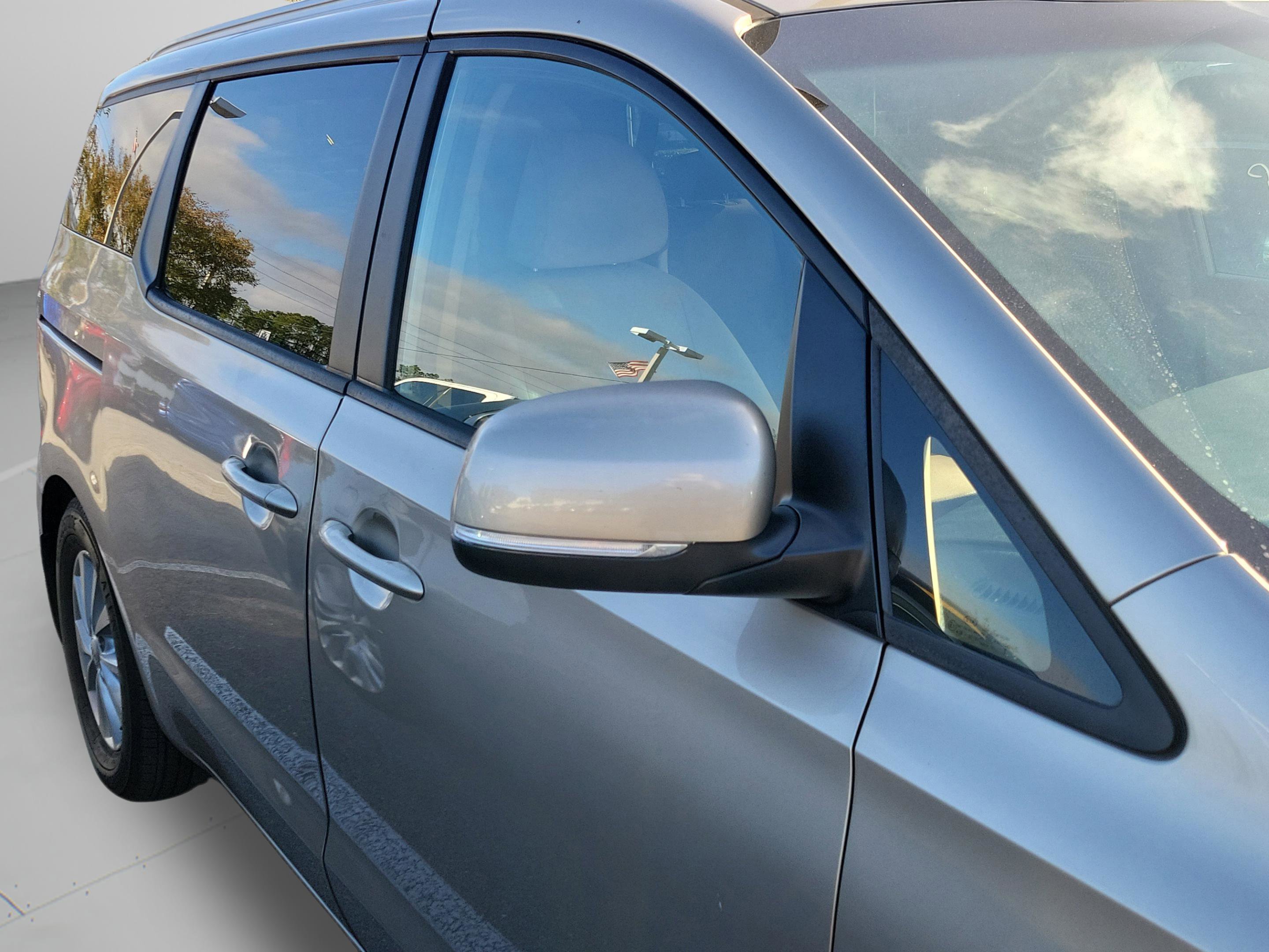 Used 2016 Kia Sedona LX w/ LX Convenience Package image 17