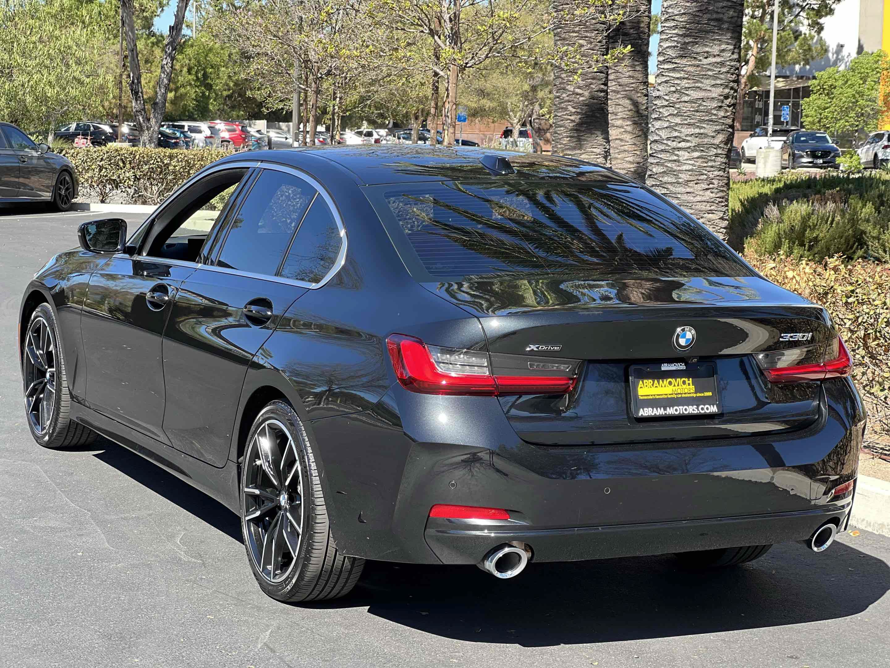 Used 2024 BMW 330i xDrive Sedan w/ Premium Package AWD/4WD image 18