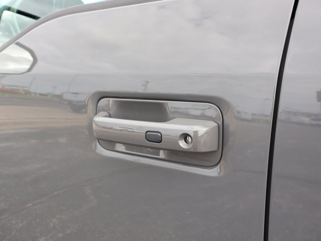 Used 2020 Ford F150 Lariat w/ Equipment Group 502A Luxury AWD/4WD image 20