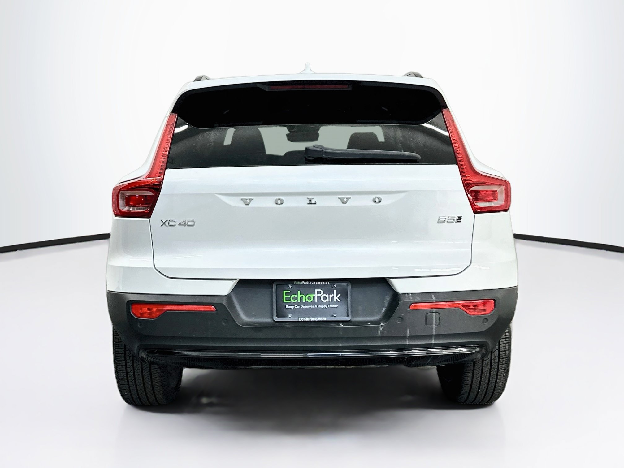 Used 2025 Volvo XC40 B5 Plus AWD/4WD image 7