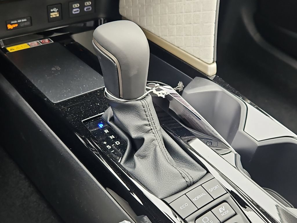 New 2026 Toyota Camry Hybrid AWD/4WD image 19