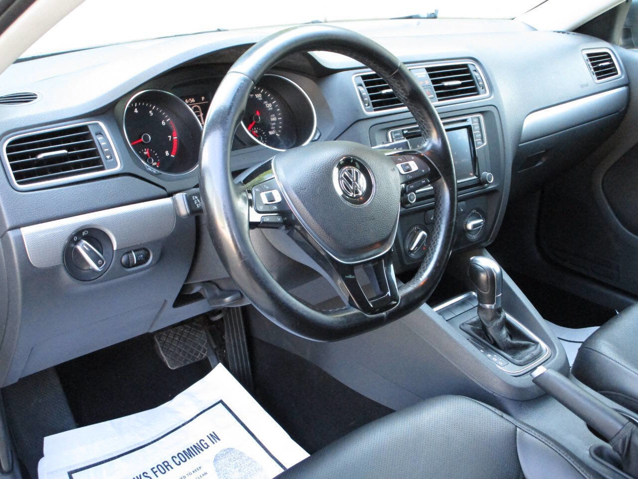 Used 2017 Volkswagen Jetta SE FWD image 6