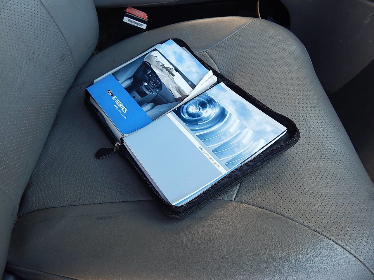 Used 2007 Ford E-250 and Econoline 250 RWD image 37