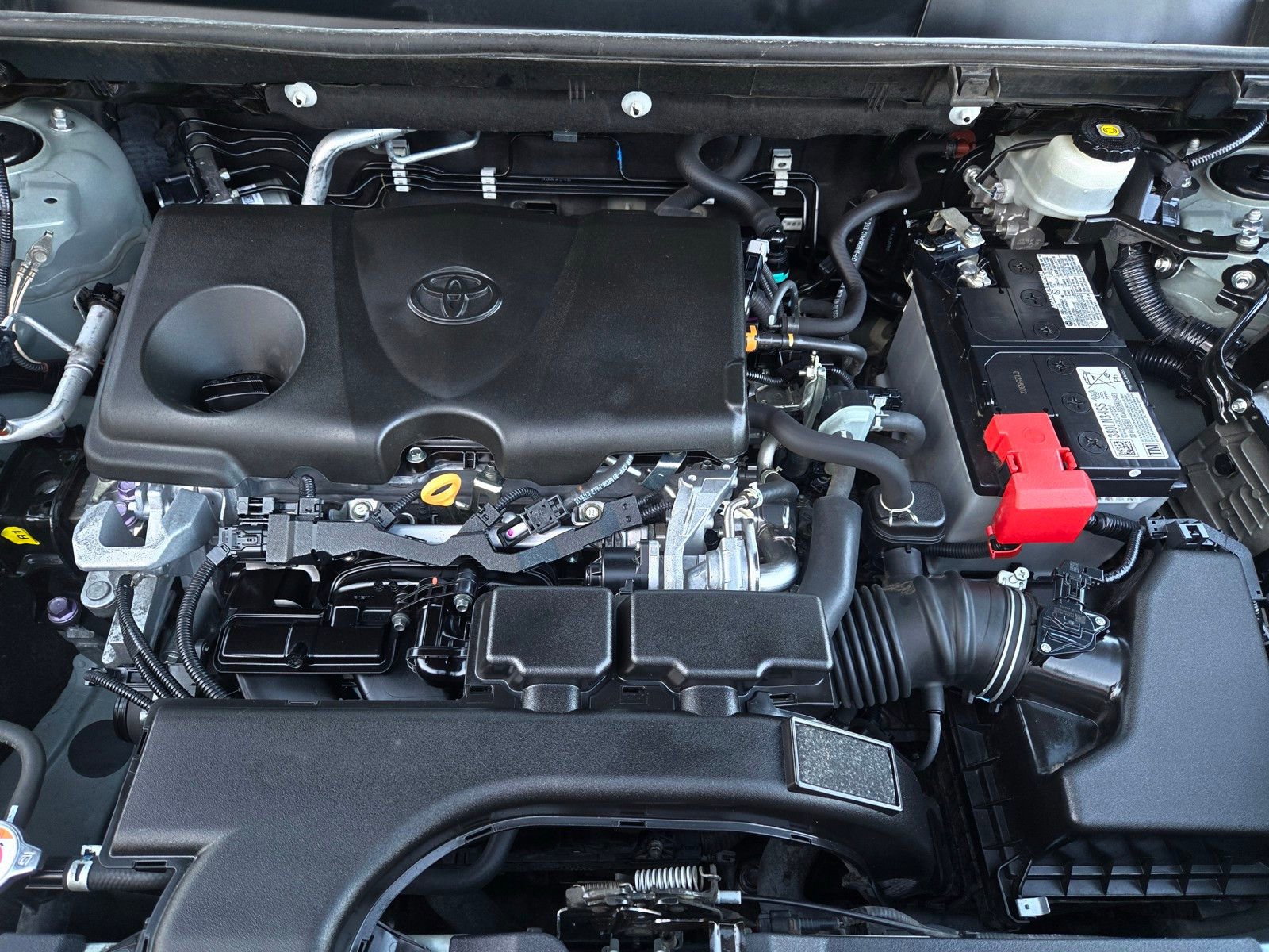 Used 2021 Toyota RAV4 XLE w/ XLE Grade Weather Package image 23