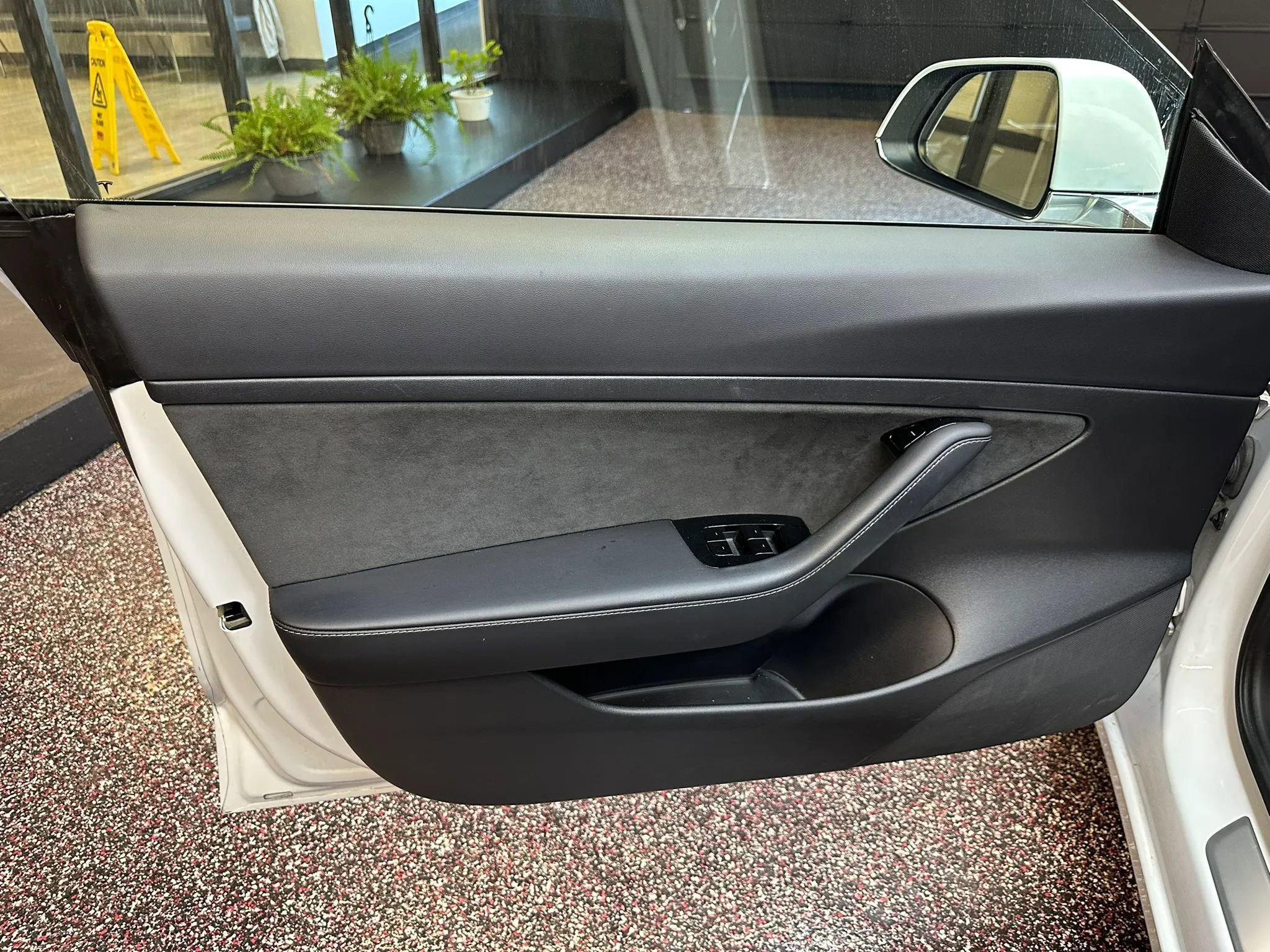 Used 2020 Tesla Model 3 Standard Range Plus image 10