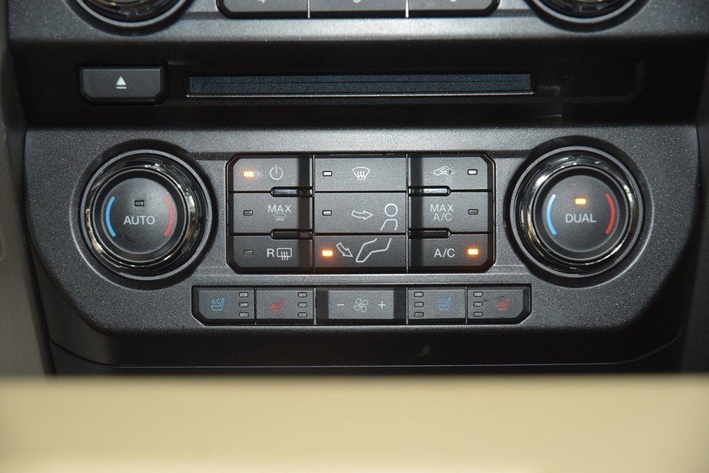 Used 2017 Ford F350 Lariat w/ Lariat Ultimate Package image 34