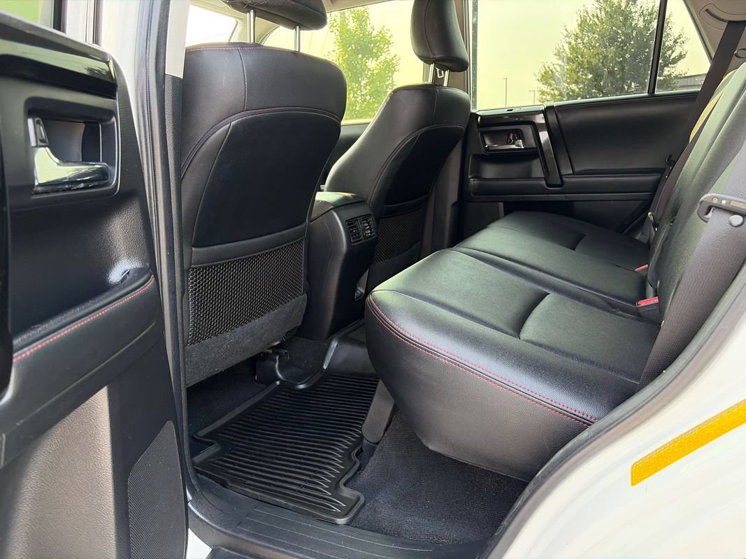 Used 2020 Toyota 4Runner Venture w/ Moonroof Package AWD/4WD image 11