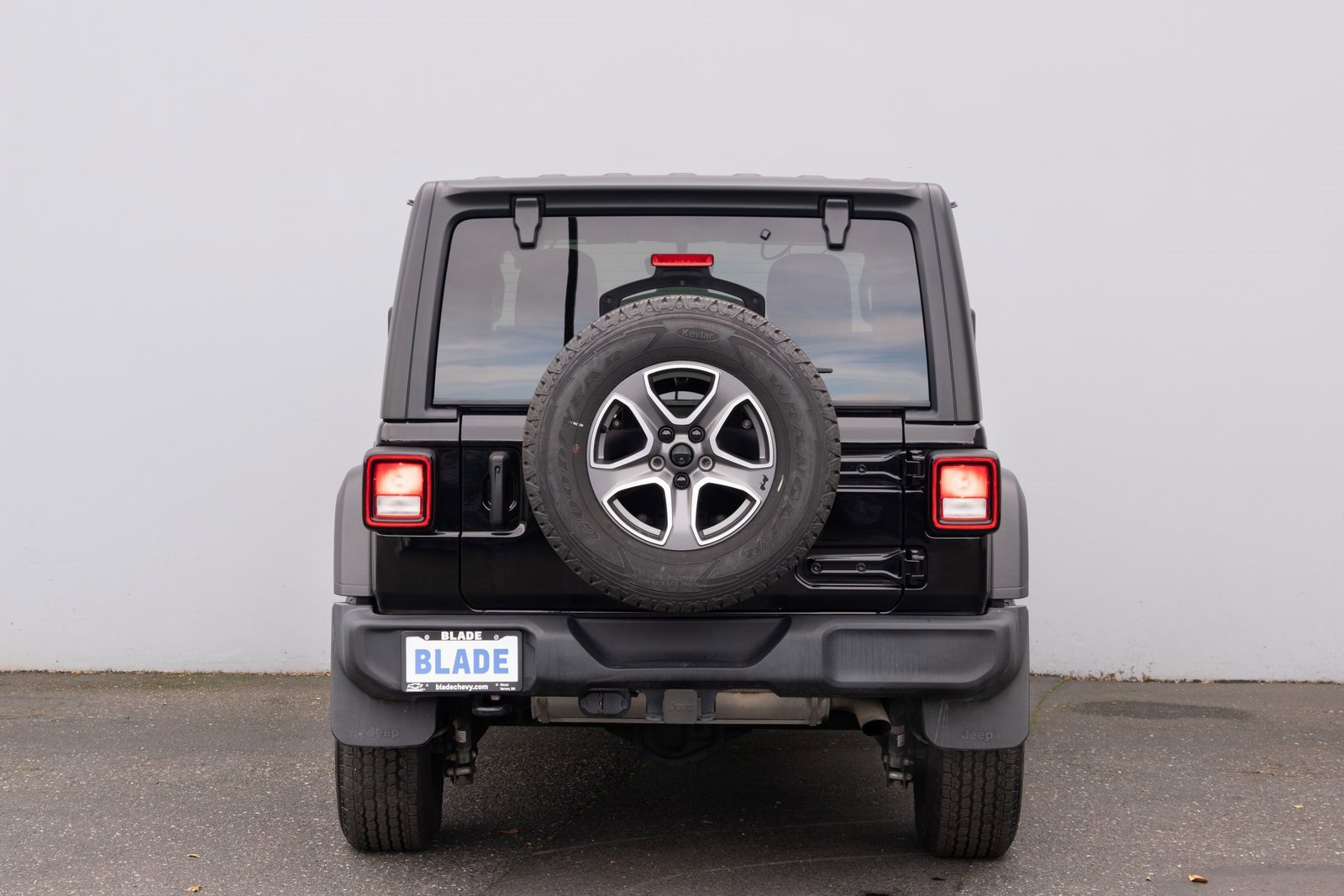 Used 2022 Jeep Wrangler Unlimited Sport w/ Uconnect 4C Nav & Sound Group image 19