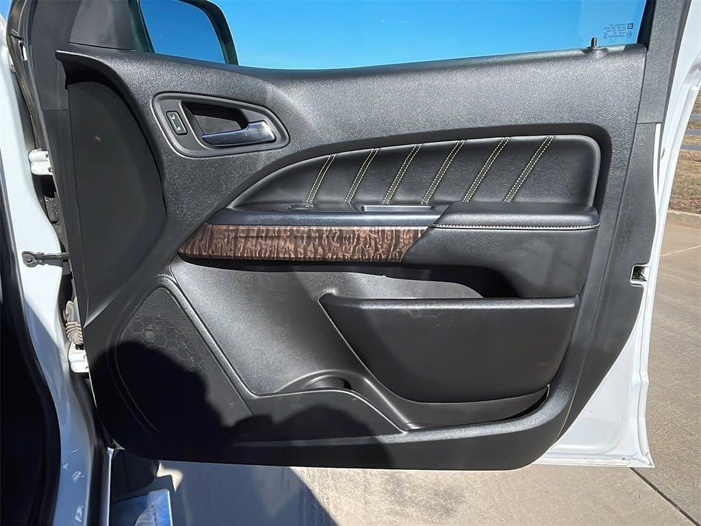 Used 2021 GMC Canyon Denali image 11