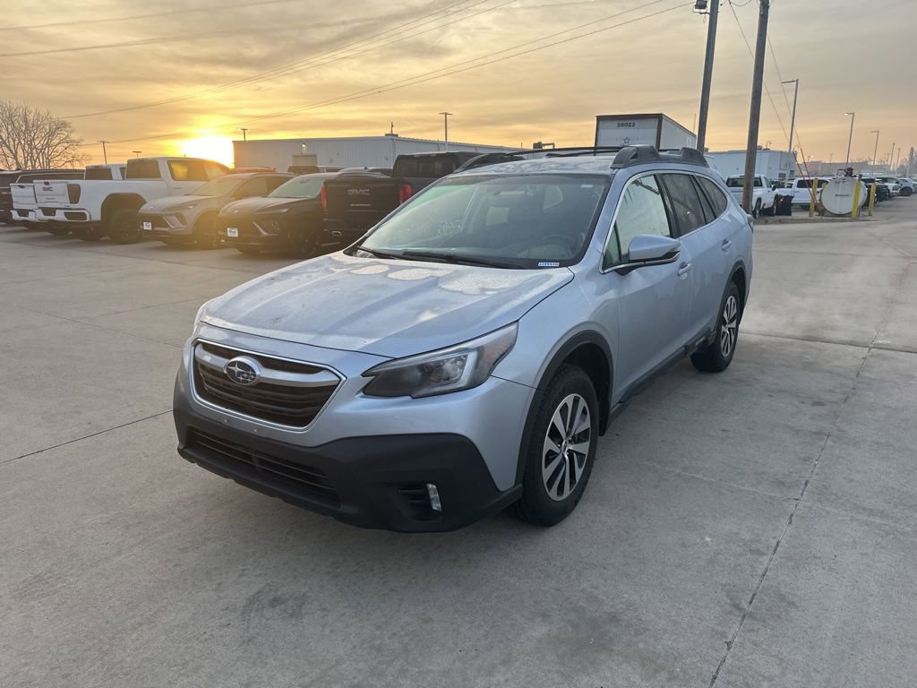 Used 2021 Subaru Outback Premium image 3