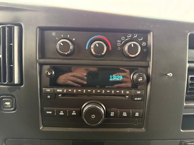 Used 2015 Chevrolet Express 2500 image 26