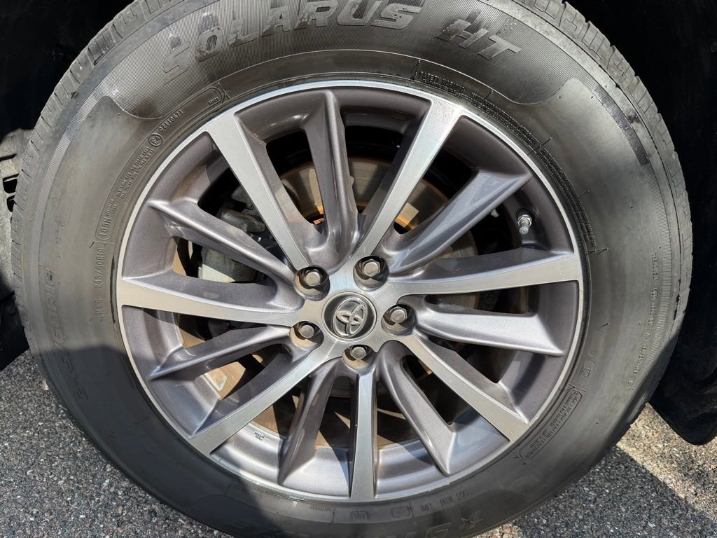 Used 2019 Toyota Highlander XLE image 31